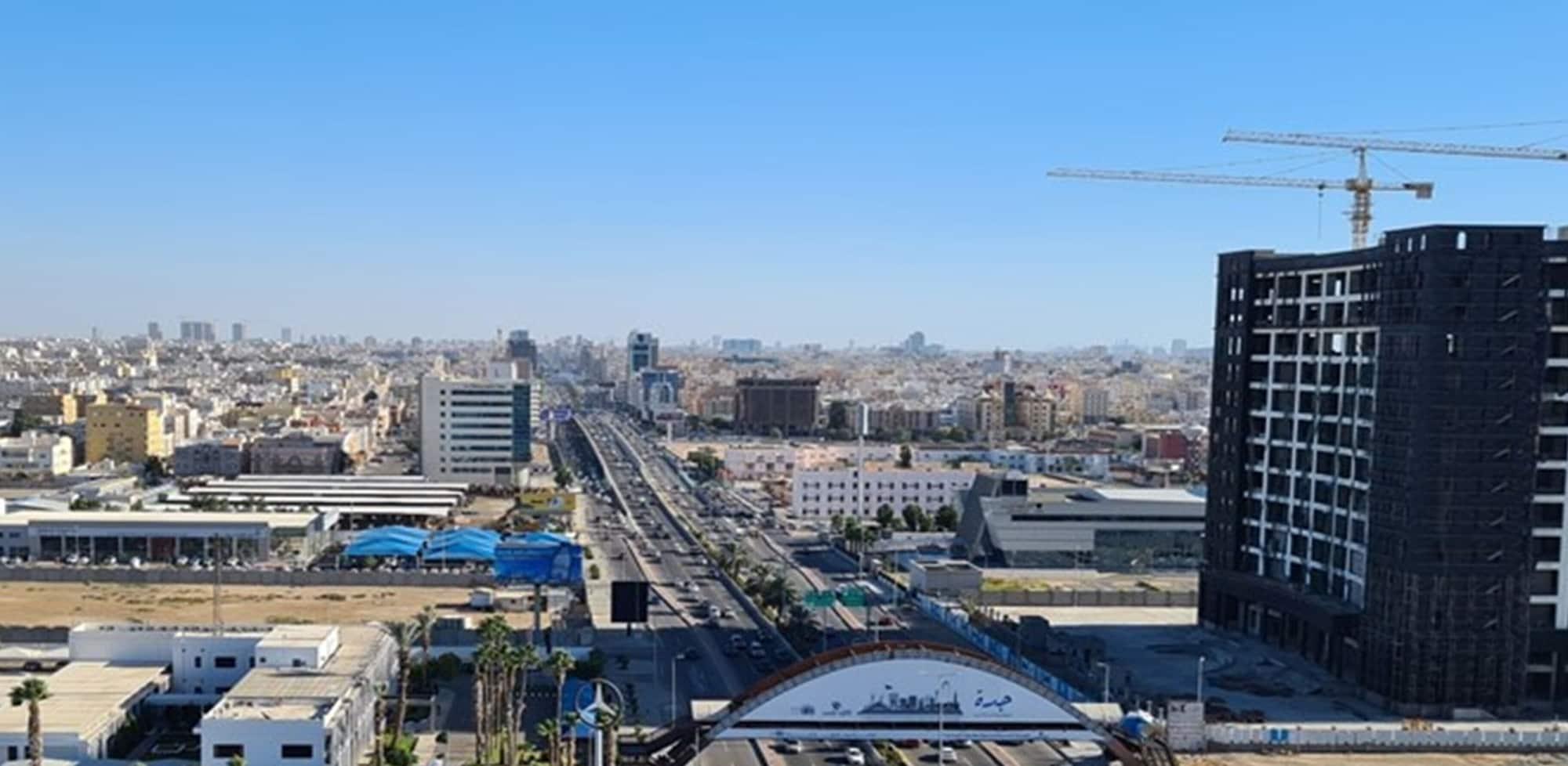 เมอเวนพิก โฮเทล ญิดดะฮ์ ซิตี้ สตาร์ Hotel เจดดาห์ ภายนอก รูปภาพ View of the 101 Freeway in the San Fernando Valley
