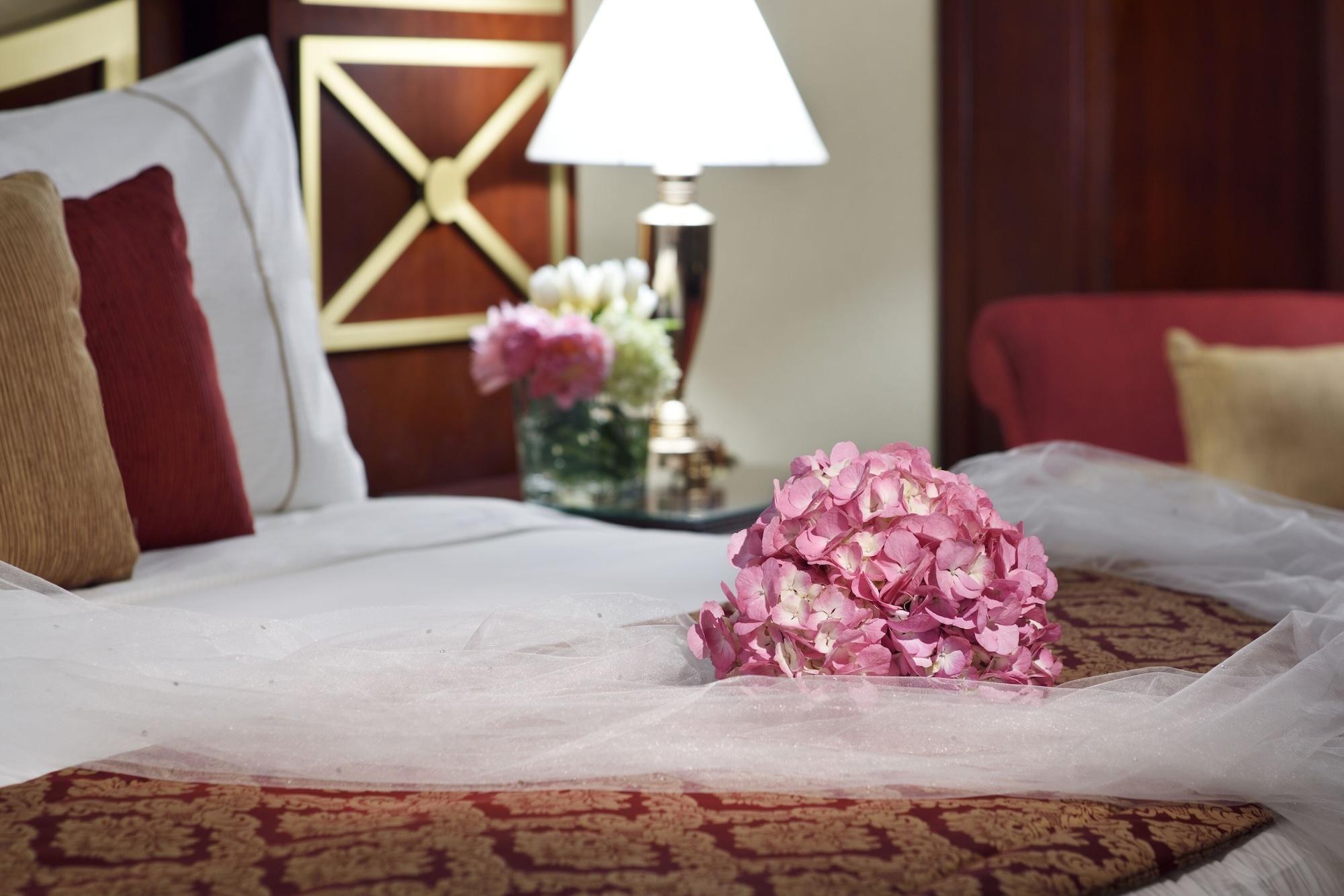 เมอเวนพิก โฮเทล ญิดดะฮ์ ซิตี้ สตาร์ Hotel เจดดาห์ ภายนอก รูปภาพ A bridal suite