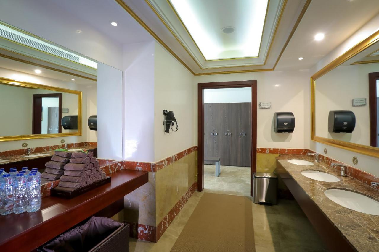 เมอเวนพิก โฮเทล ญิดดะฮ์ ซิตี้ สตาร์ Hotel เจดดาห์ ภายนอก รูปภาพ A public restroom in a hotel