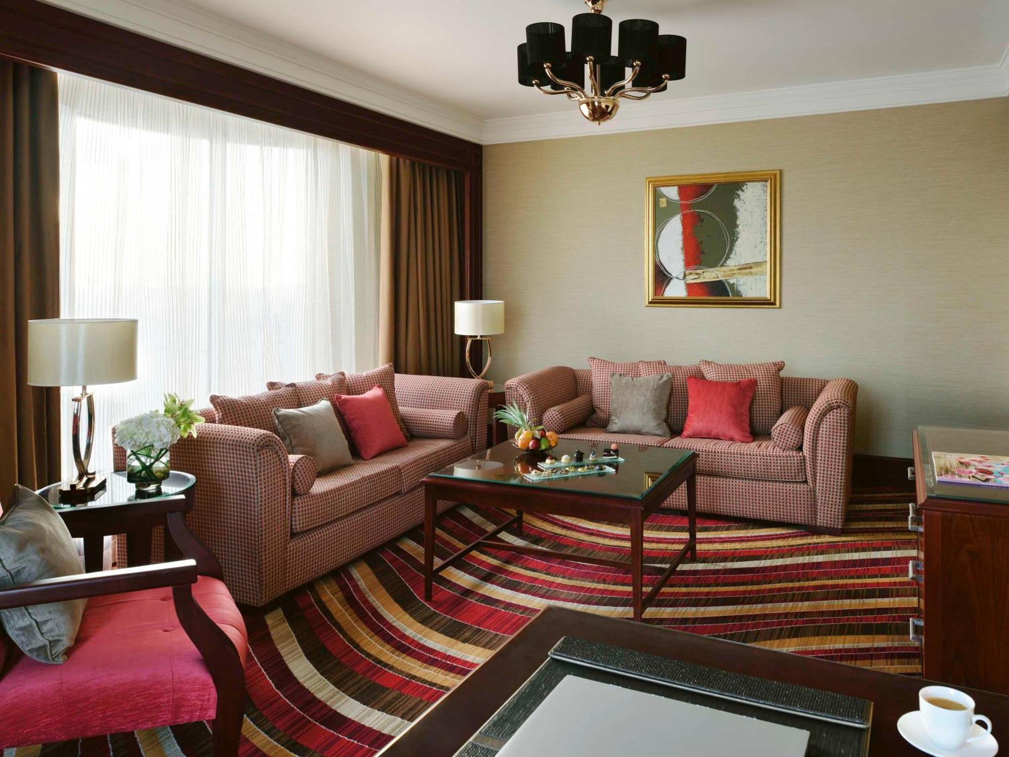 เมอเวนพิก โฮเทล ญิดดะฮ์ ซิตี้ สตาร์ Hotel เจดดาห์ ภายนอก รูปภาพ A living room